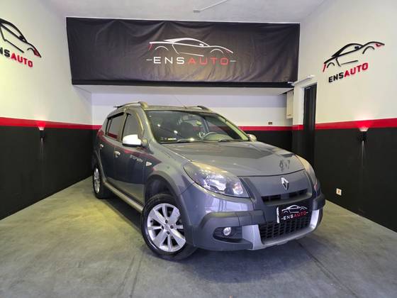 RENAULT SANDERO 1.6 STEPWAY 16V FLEX 4P AUTOMÁTICO RENAULT SANDERO 1.6 STEPWAY 16V FLEX 4P AUTOMÁTICO